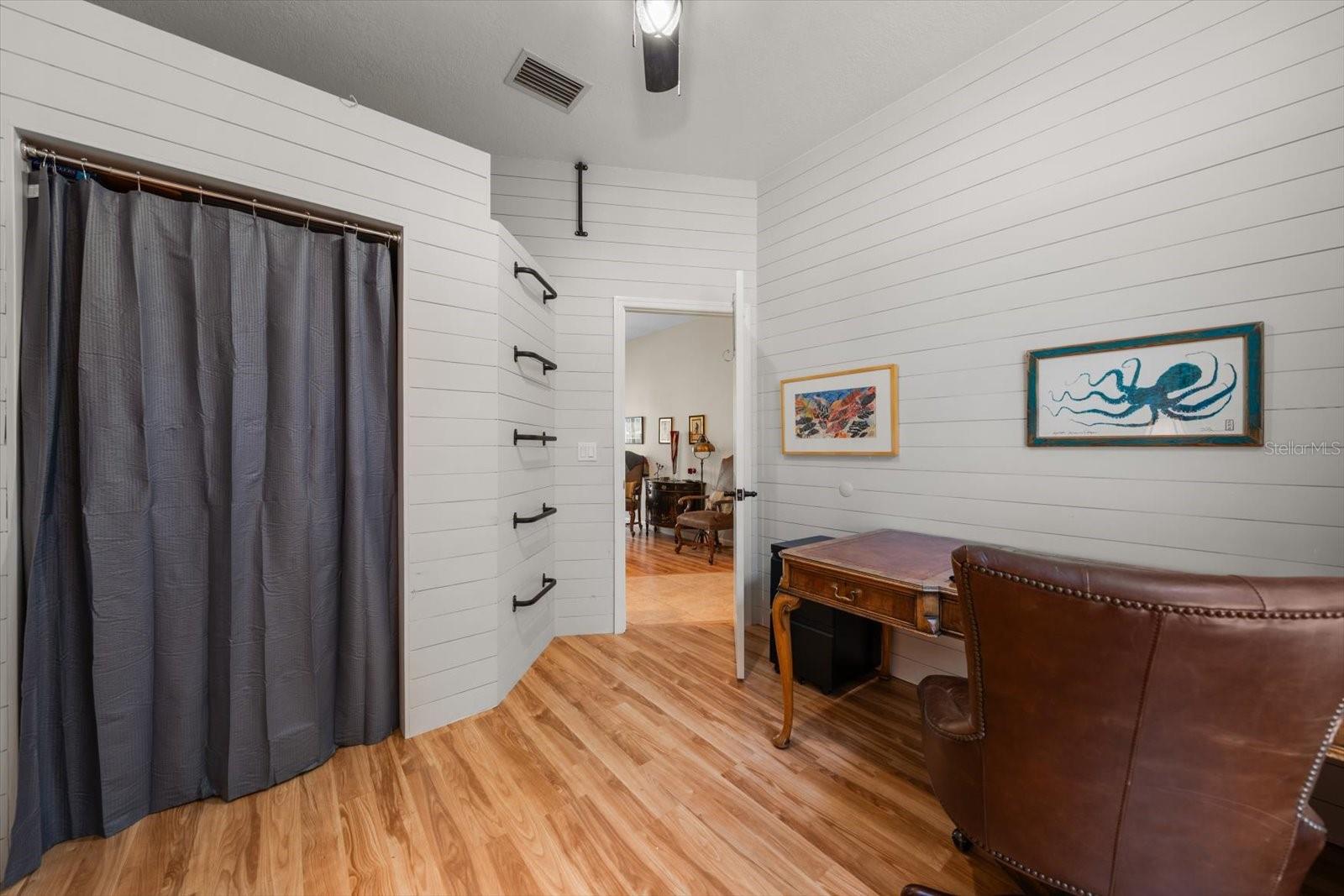 913 WESTWINDS BLVD — photo 28