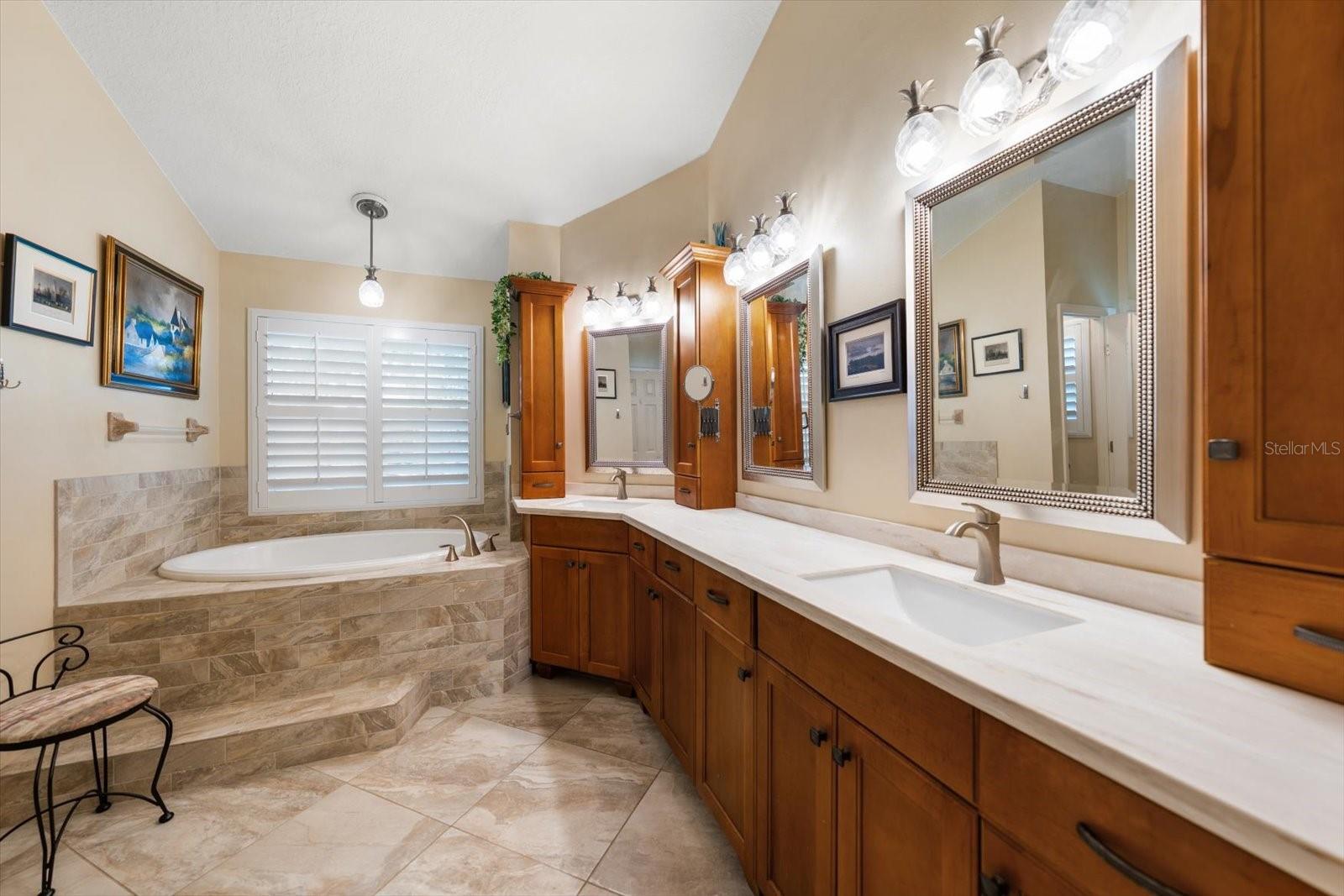 913 WESTWINDS BLVD — photo 19