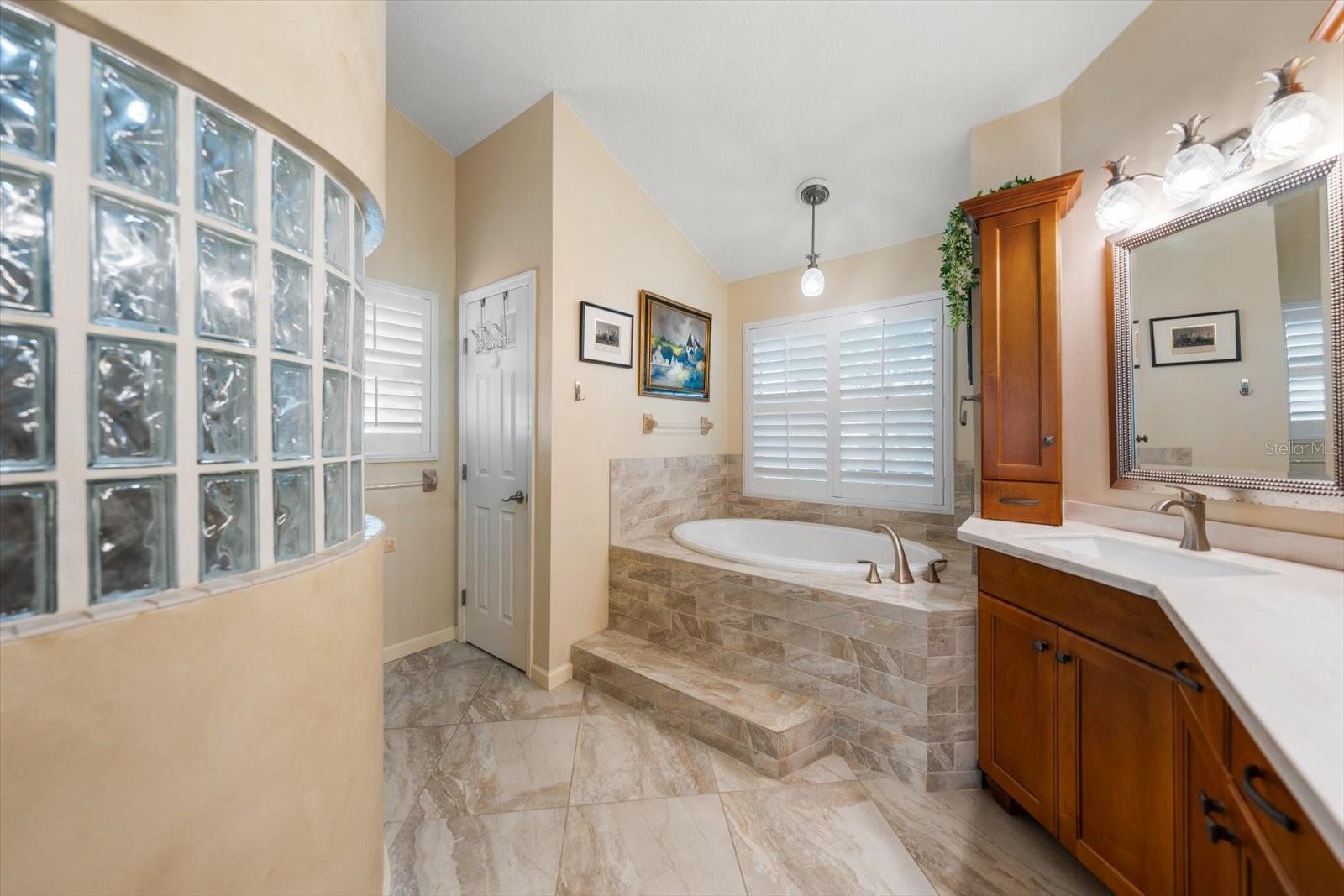 913 WESTWINDS BLVD — photo 22