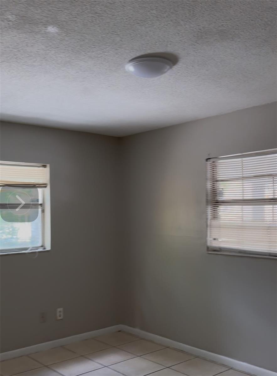 916 KNIGHT ST — photo 12