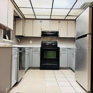 916 KNIGHT ST — photo 2