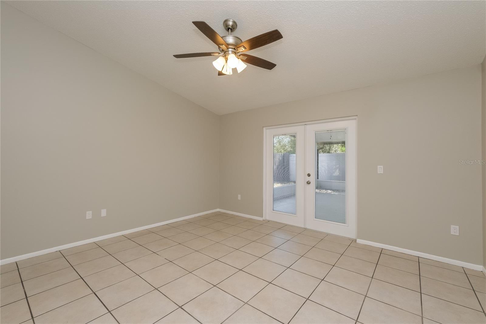 13424 SILVERCREEK DR — photo 8