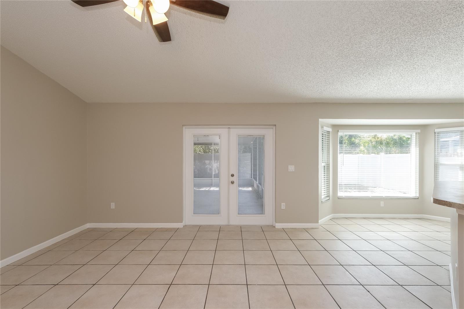 13424 SILVERCREEK DR — photo 9