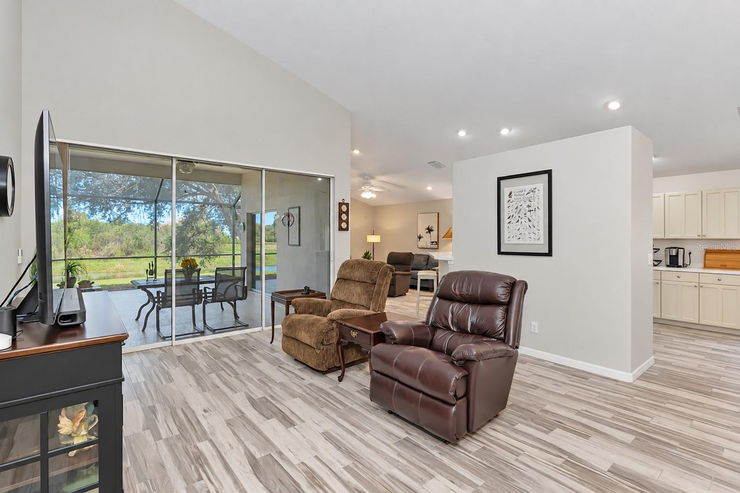 5113 FLAGSTONE DR — photo 10