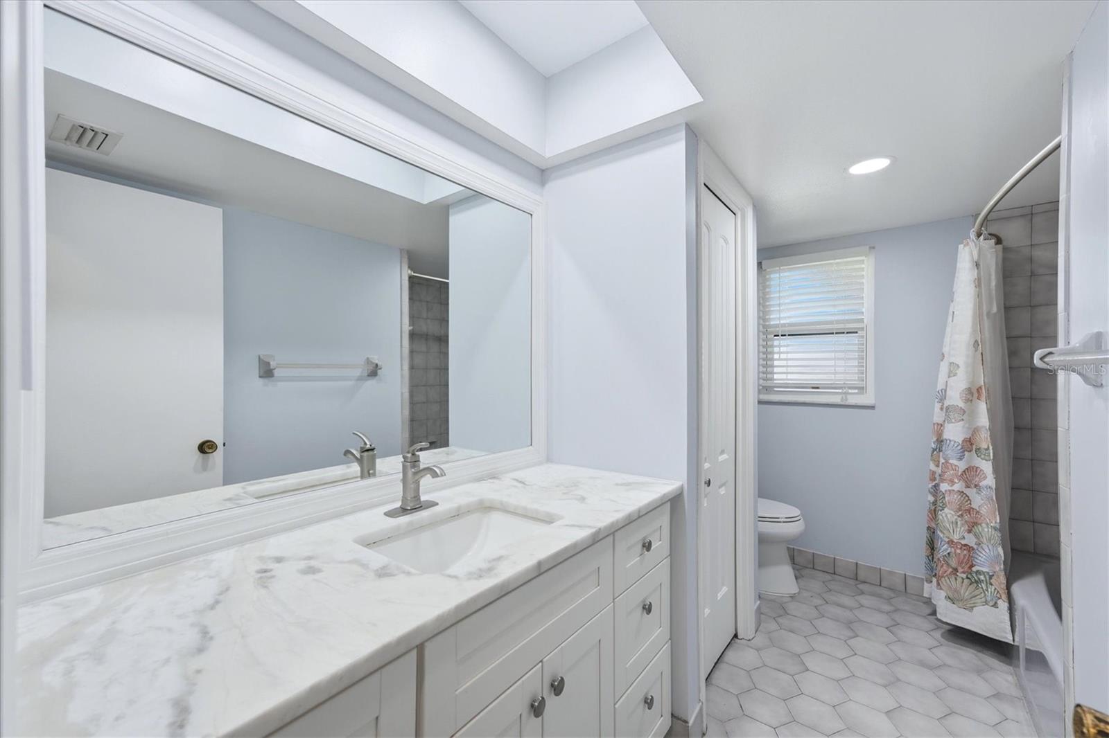 6993 COUNTRY LAKES CIR — photo 18