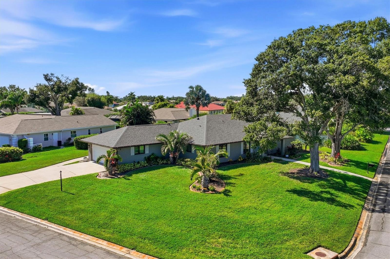 6993 COUNTRY LAKES CIR — photo 44