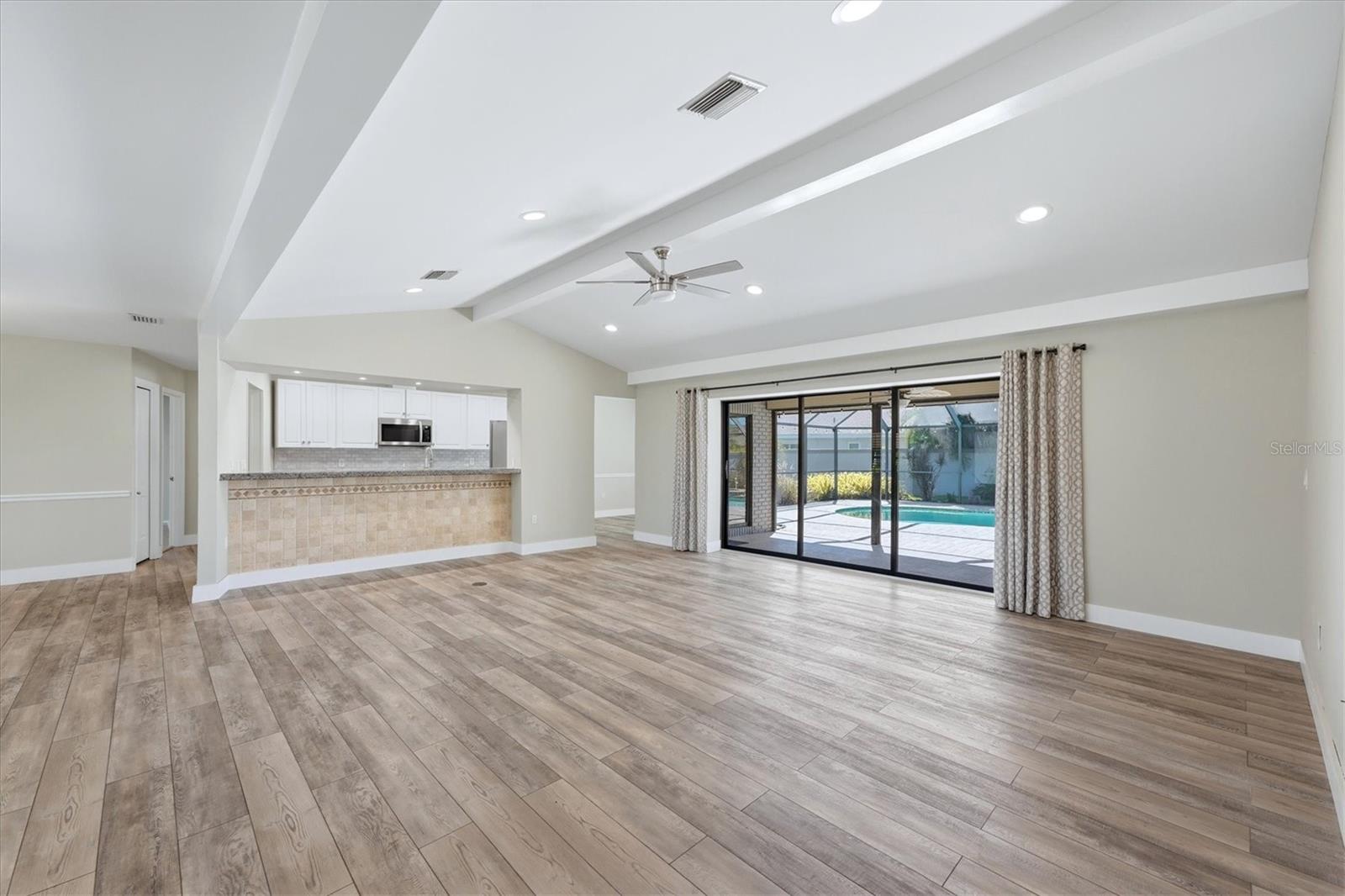 6993 COUNTRY LAKES CIR — photo 31