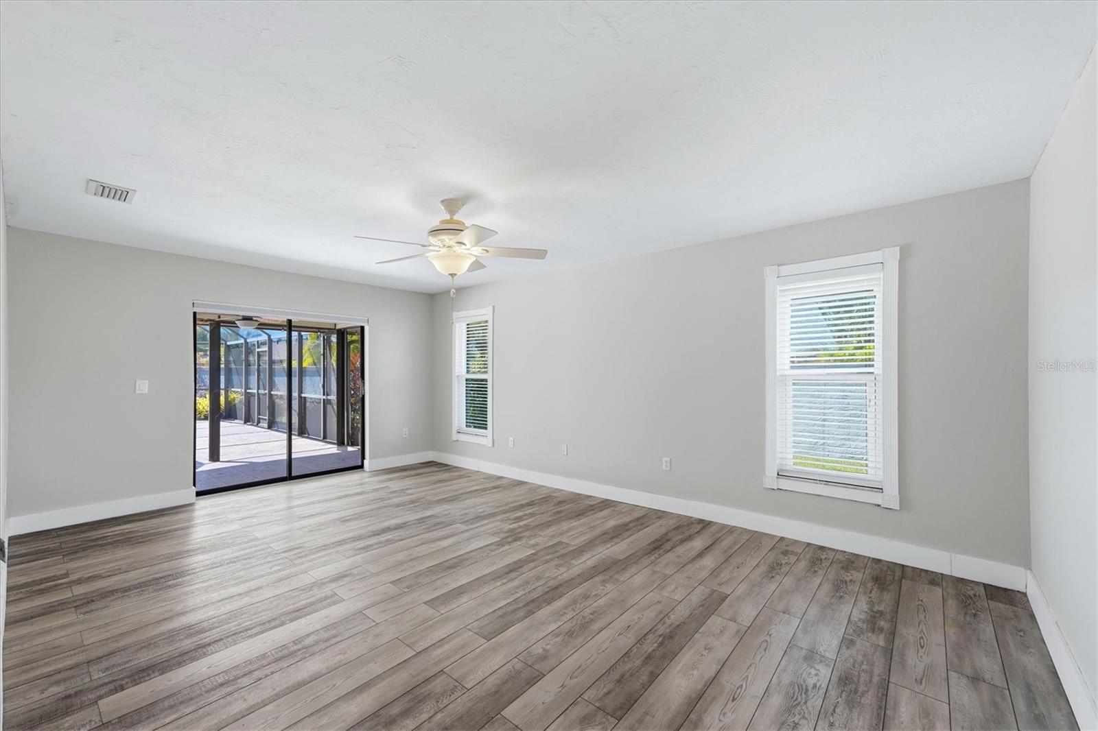 6993 COUNTRY LAKES CIR — photo 14