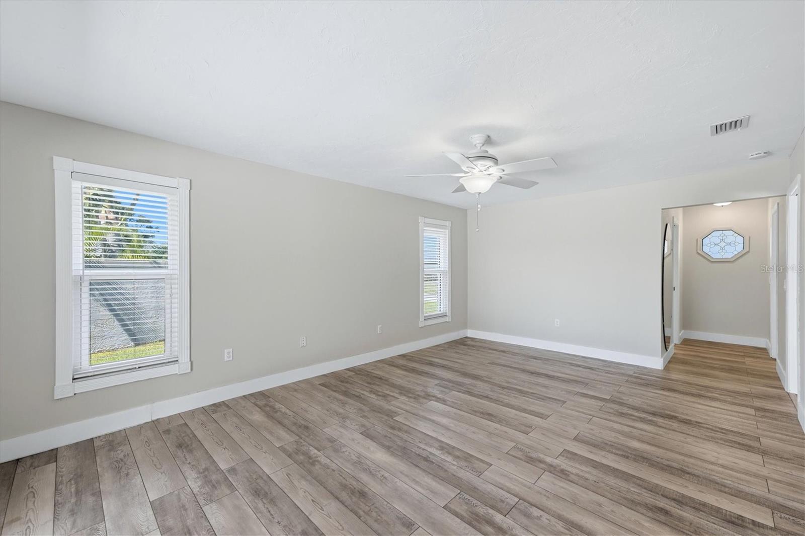 6993 COUNTRY LAKES CIR — photo 8