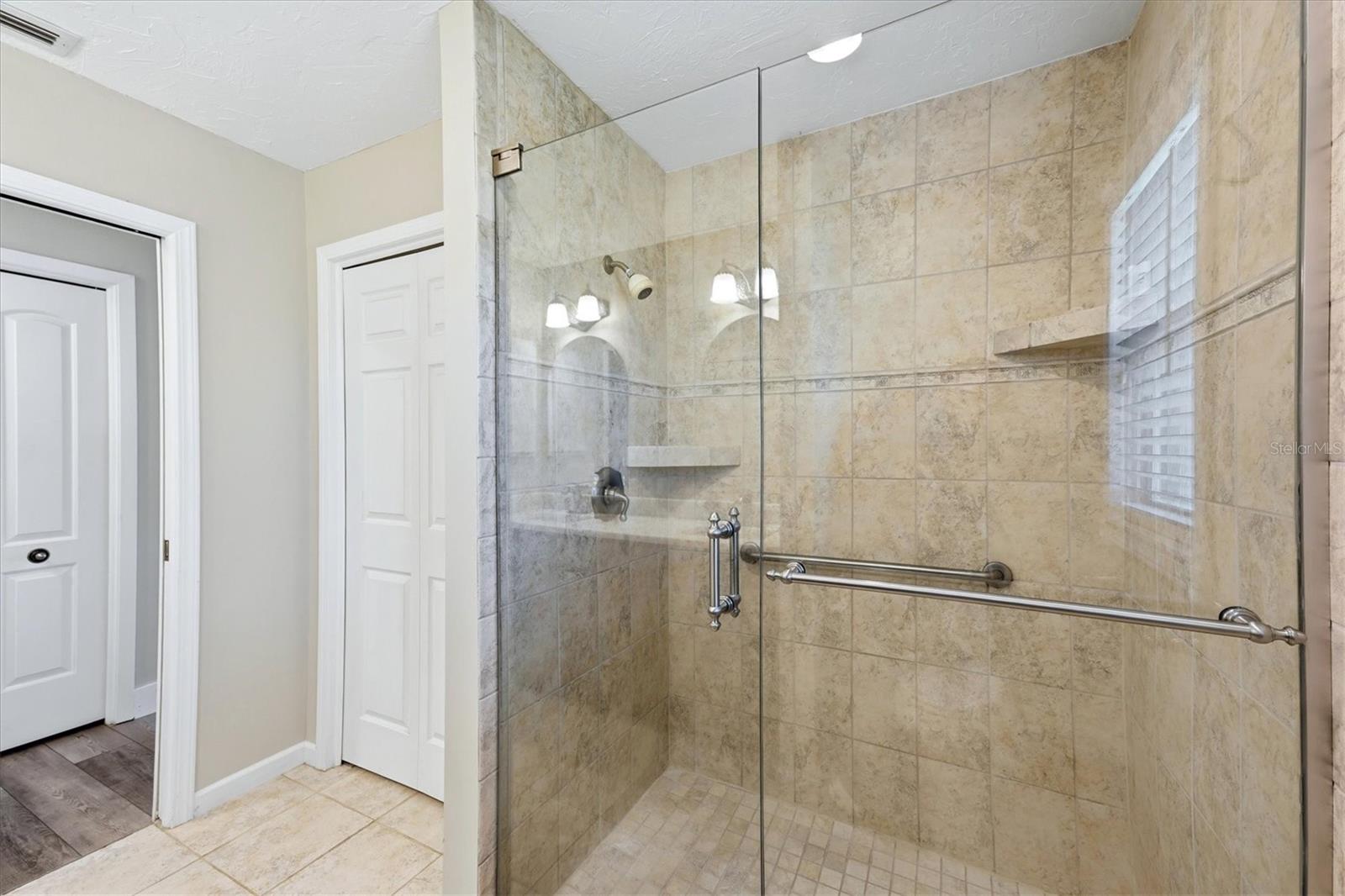 6993 COUNTRY LAKES CIR — photo 15