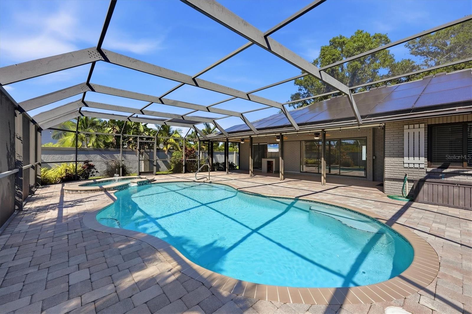 6993 COUNTRY LAKES CIR — photo 38