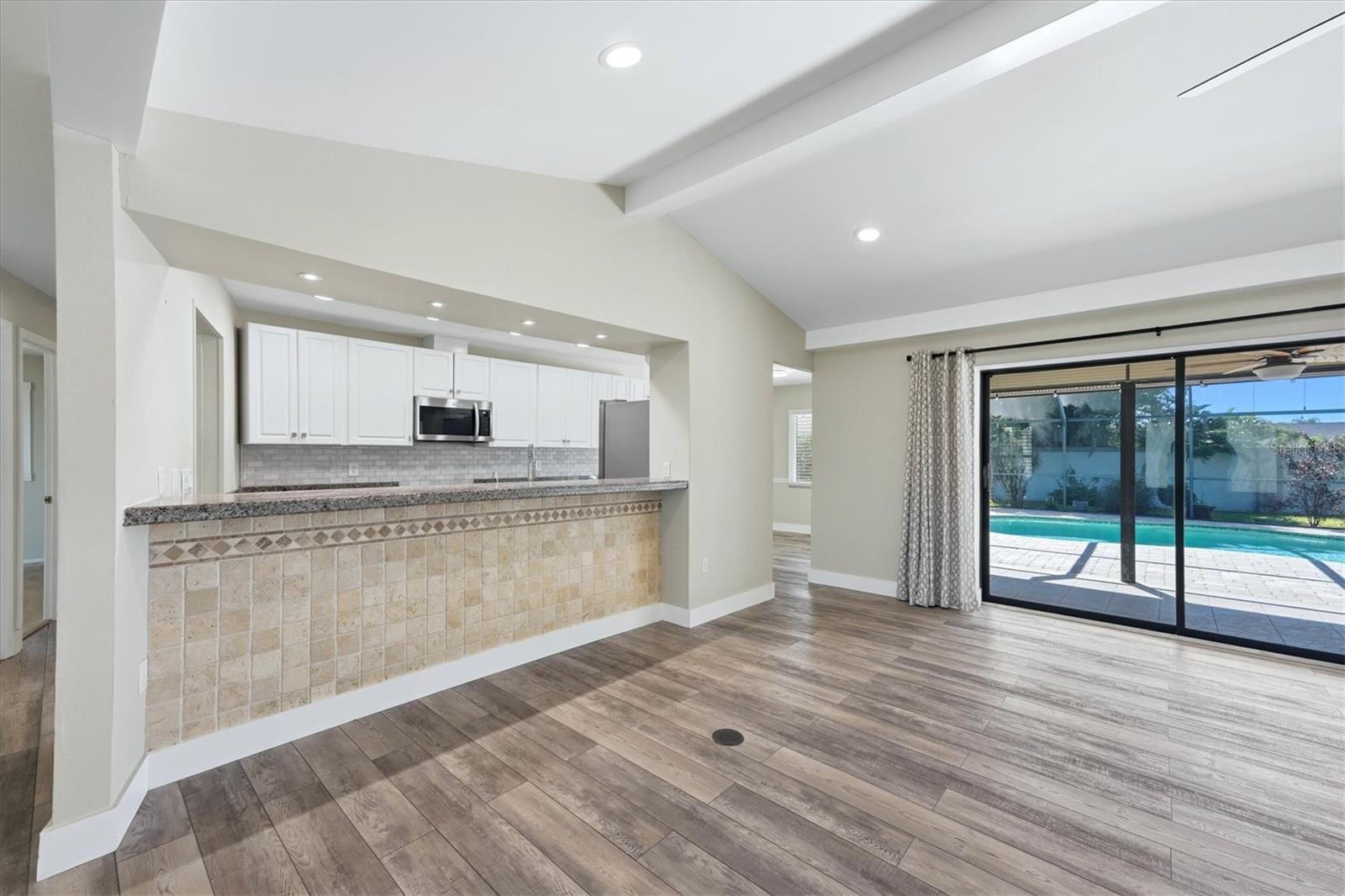 6993 COUNTRY LAKES CIR — photo 24