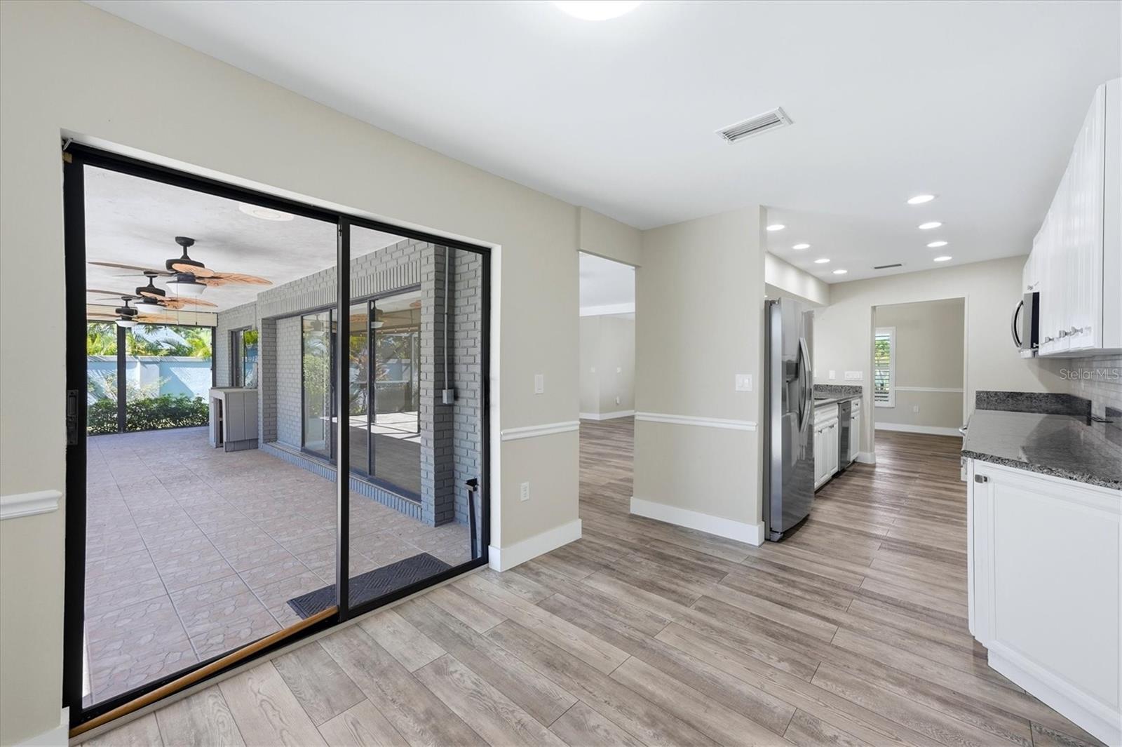 6993 COUNTRY LAKES CIR — photo 27