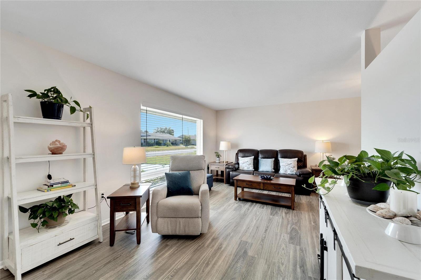 1216 HACIENDA DR — photo 5