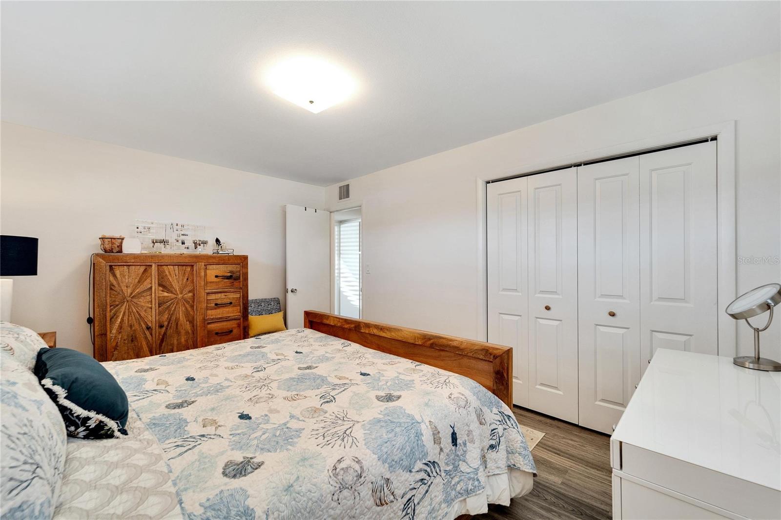 1216 HACIENDA DR — photo 32