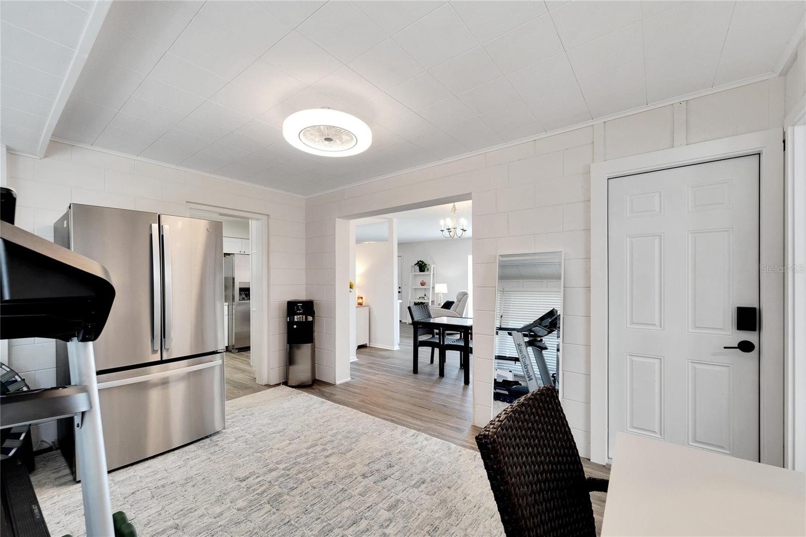 1216 HACIENDA DR — photo 26