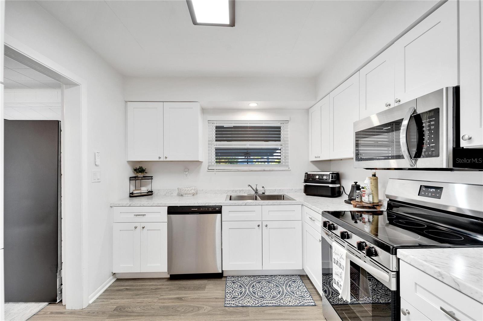 1216 HACIENDA DR — photo 20