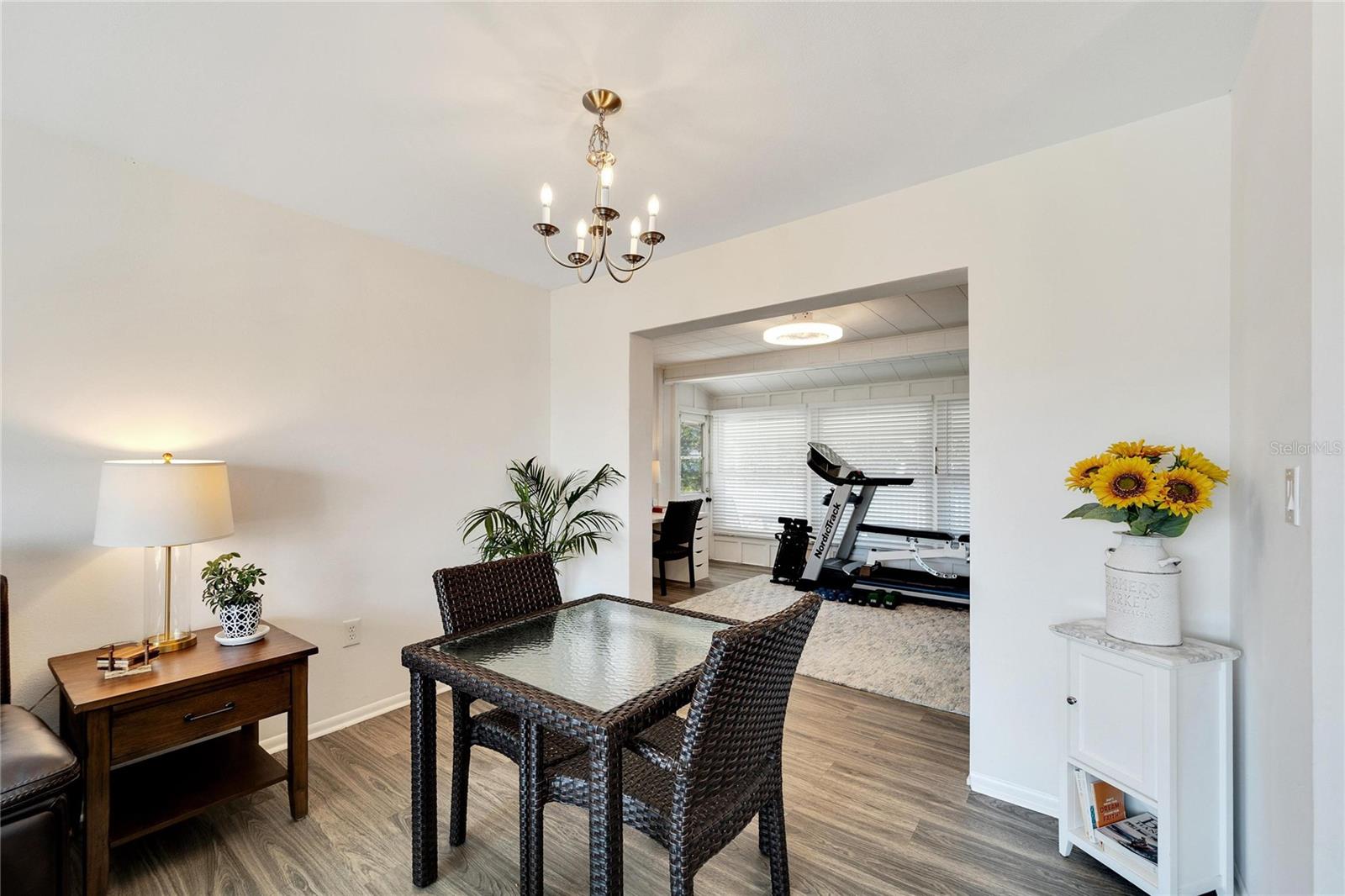 1216 HACIENDA DR — photo 15