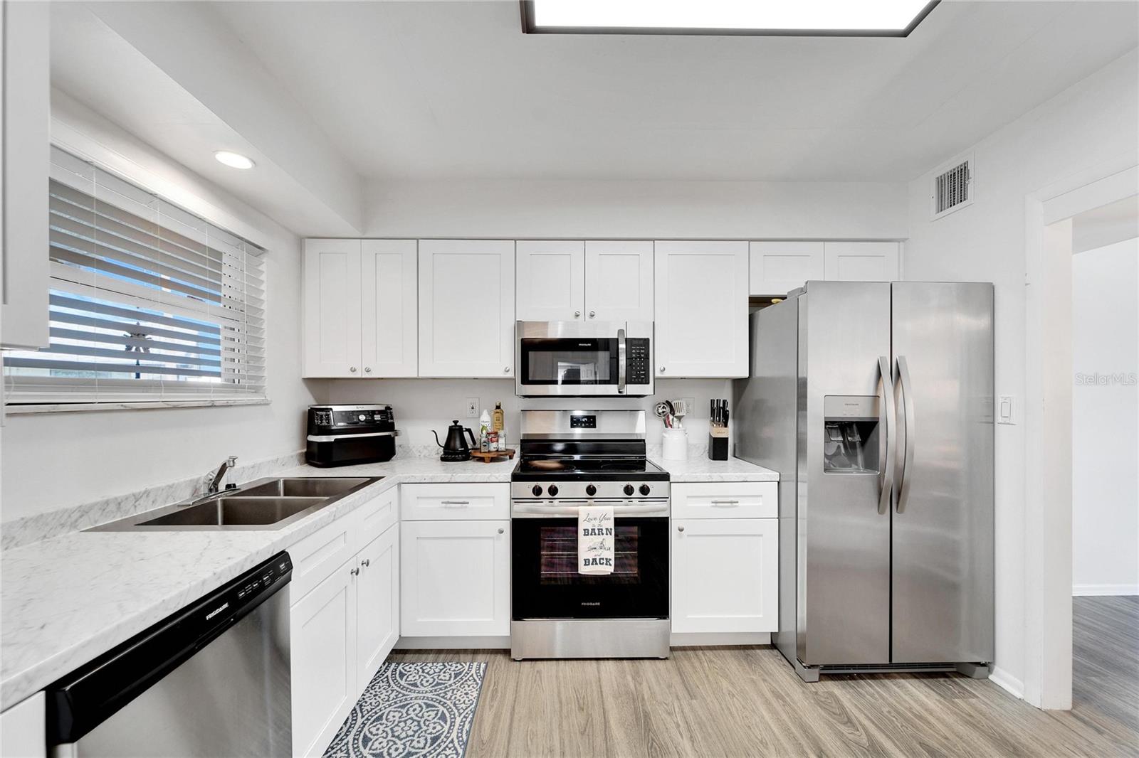1216 HACIENDA DR — photo 19