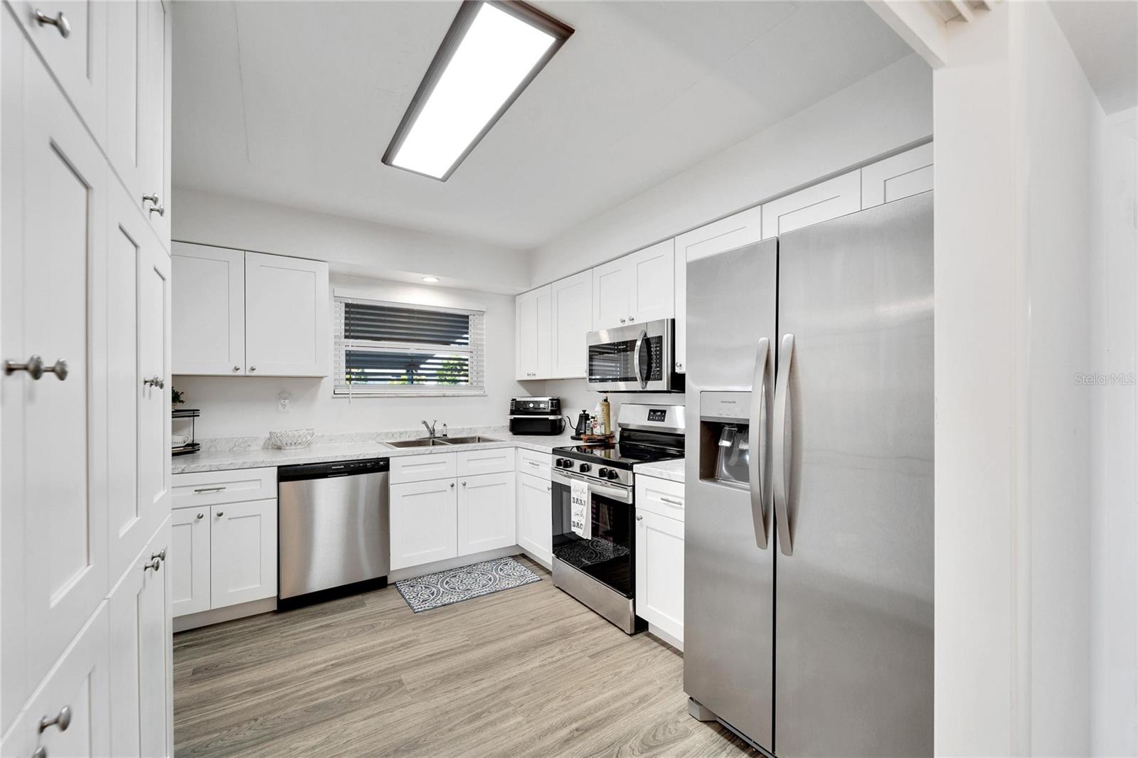 1216 HACIENDA DR — photo 18