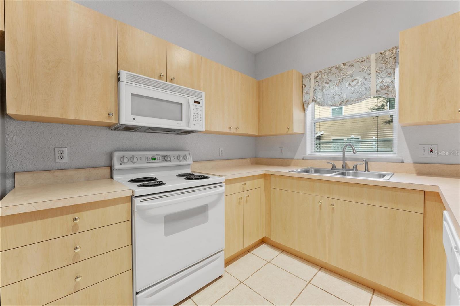 16309 NEWBURY PALMS CT — photo 13