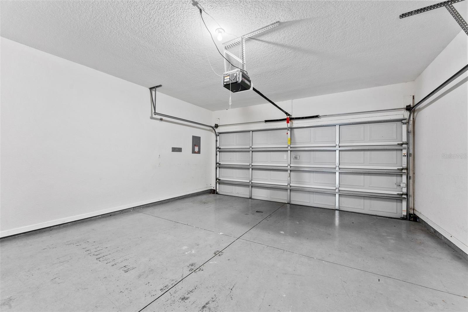16309 NEWBURY PALMS CT — photo 37
