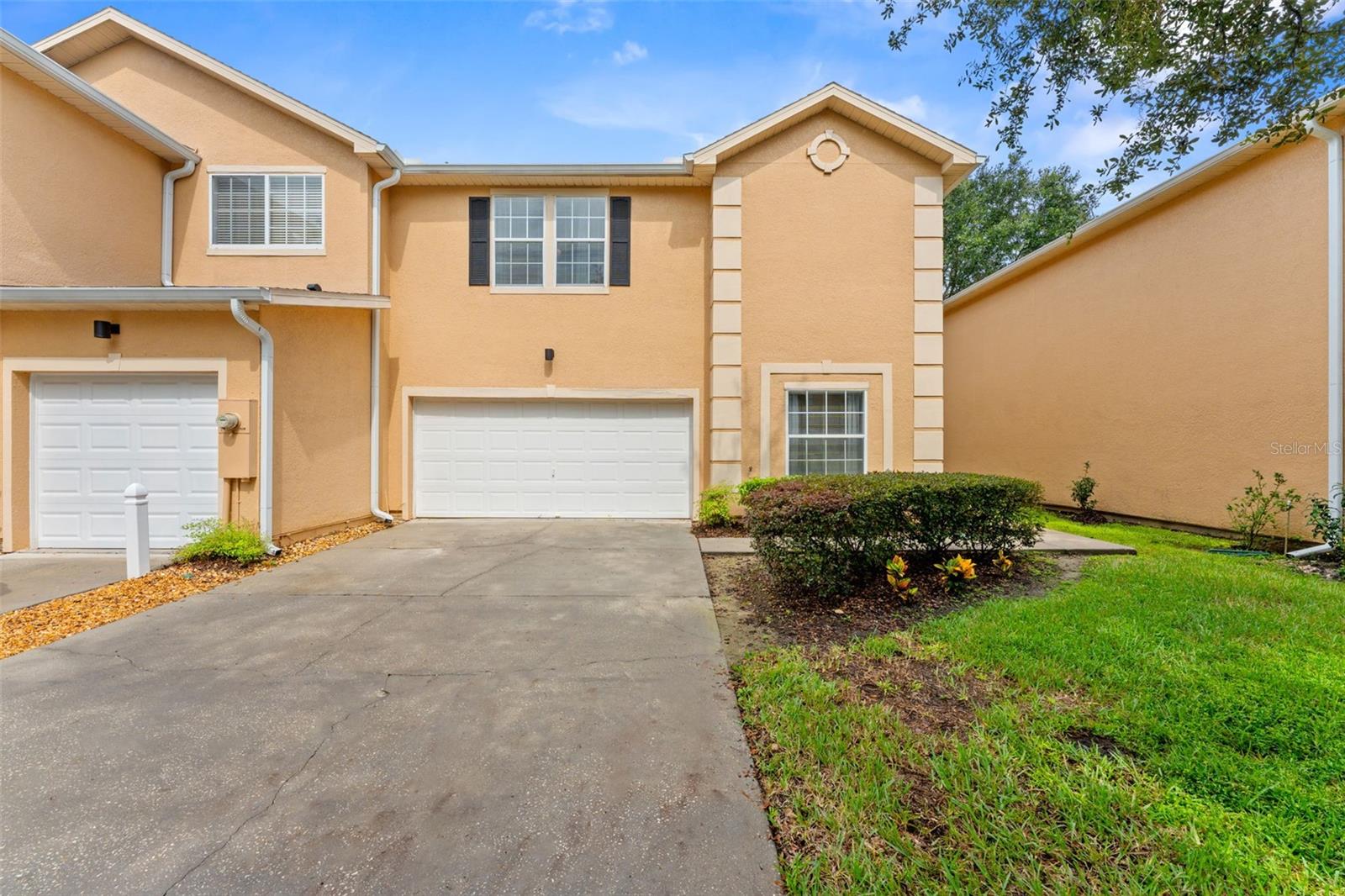 16309 NEWBURY PALMS CT — photo 2