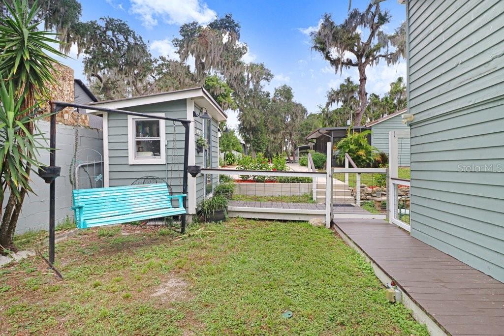 11337 KNIGHTS GRIFFIN RD — photo 21