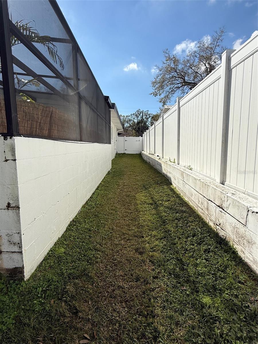 705 W RIVER HEIGHTS AVE — photo 13