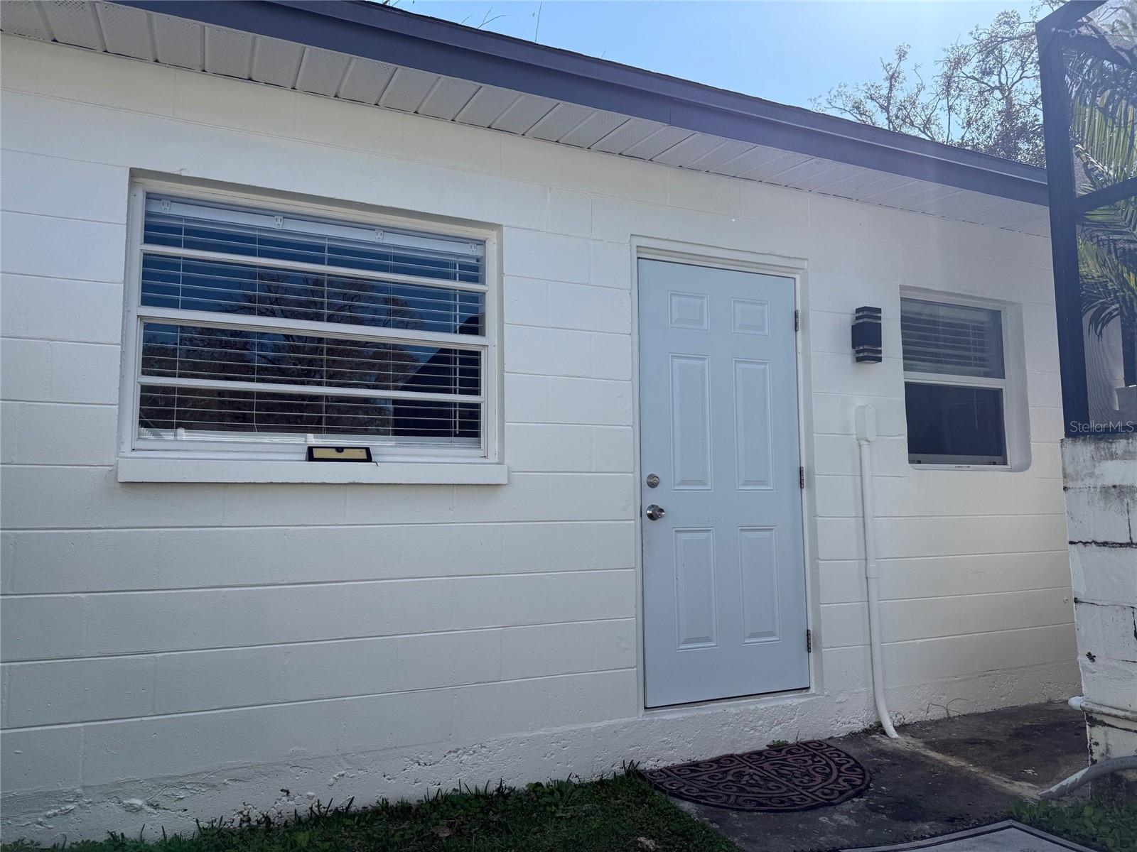 705 W RIVER HEIGHTS AVE — photo 2