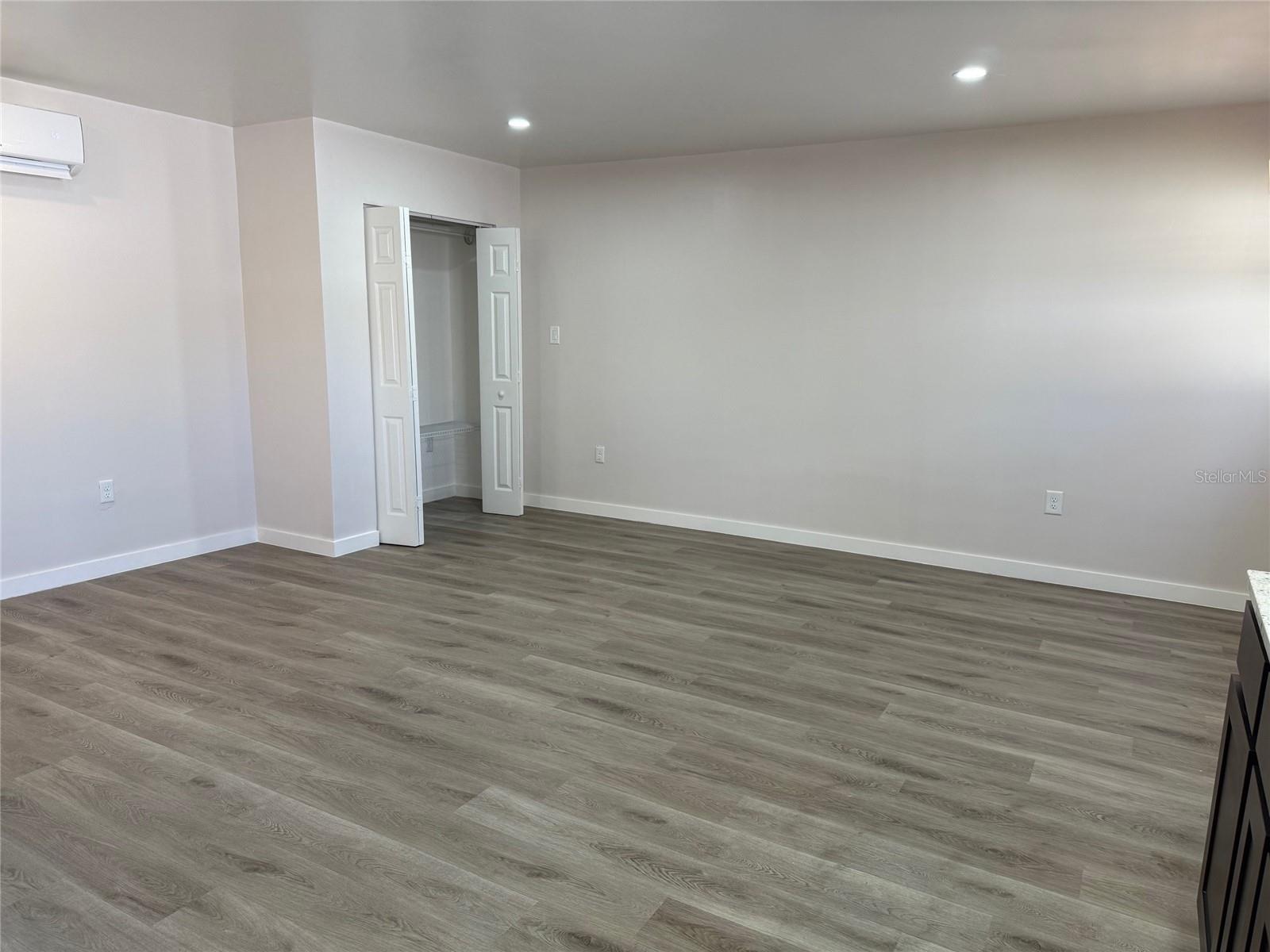705 W RIVER HEIGHTS AVE — photo 10