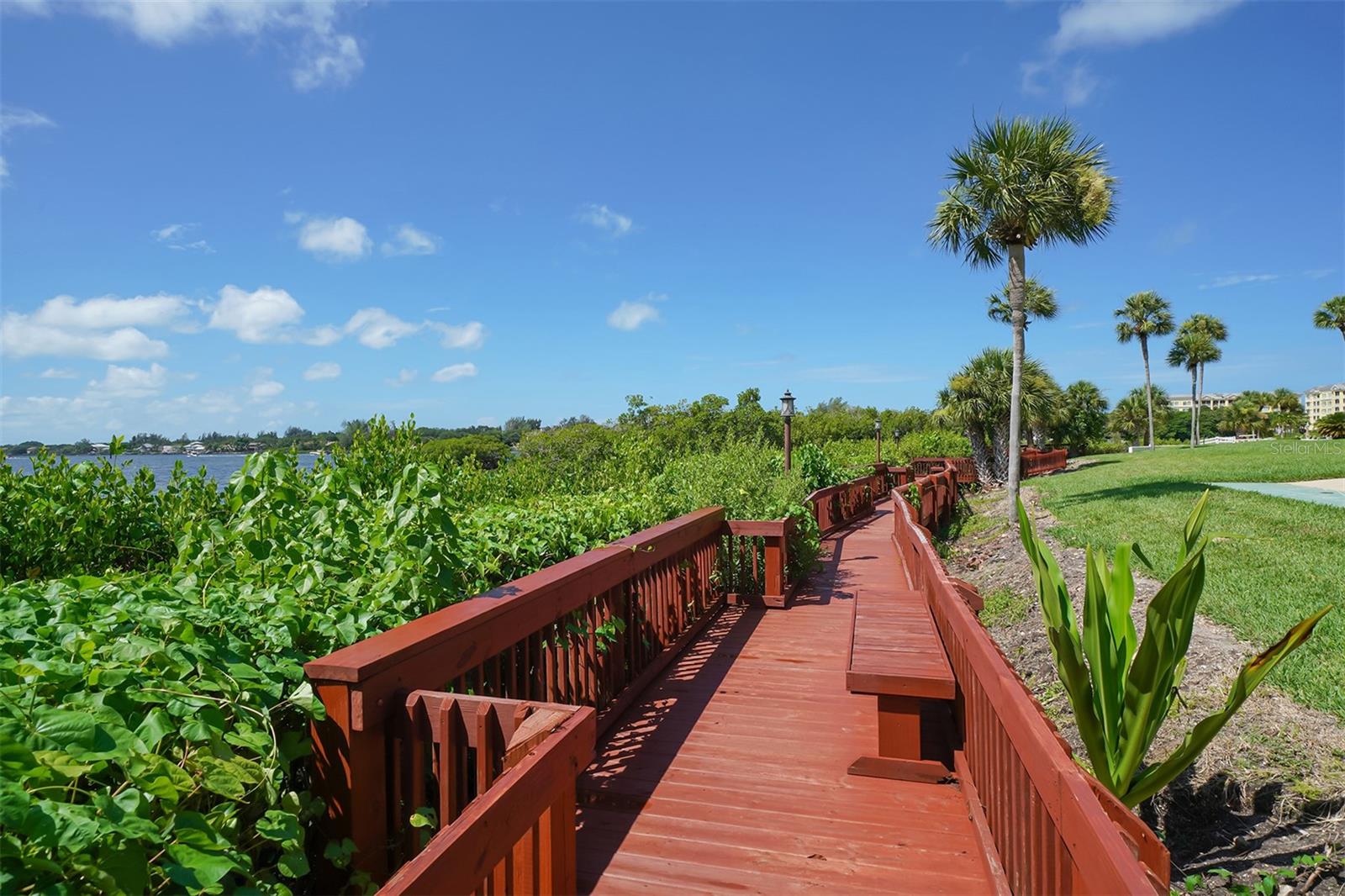 1622 STICKNEY POINT RD #22-102 — photo 31