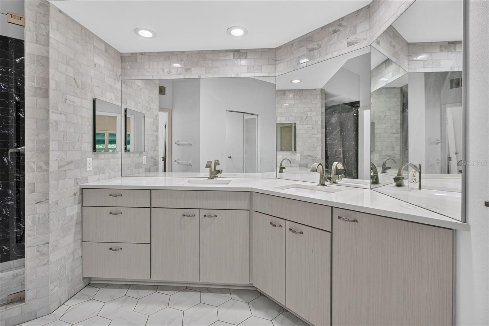 6330 99TH WAY N #14B — photo 23
