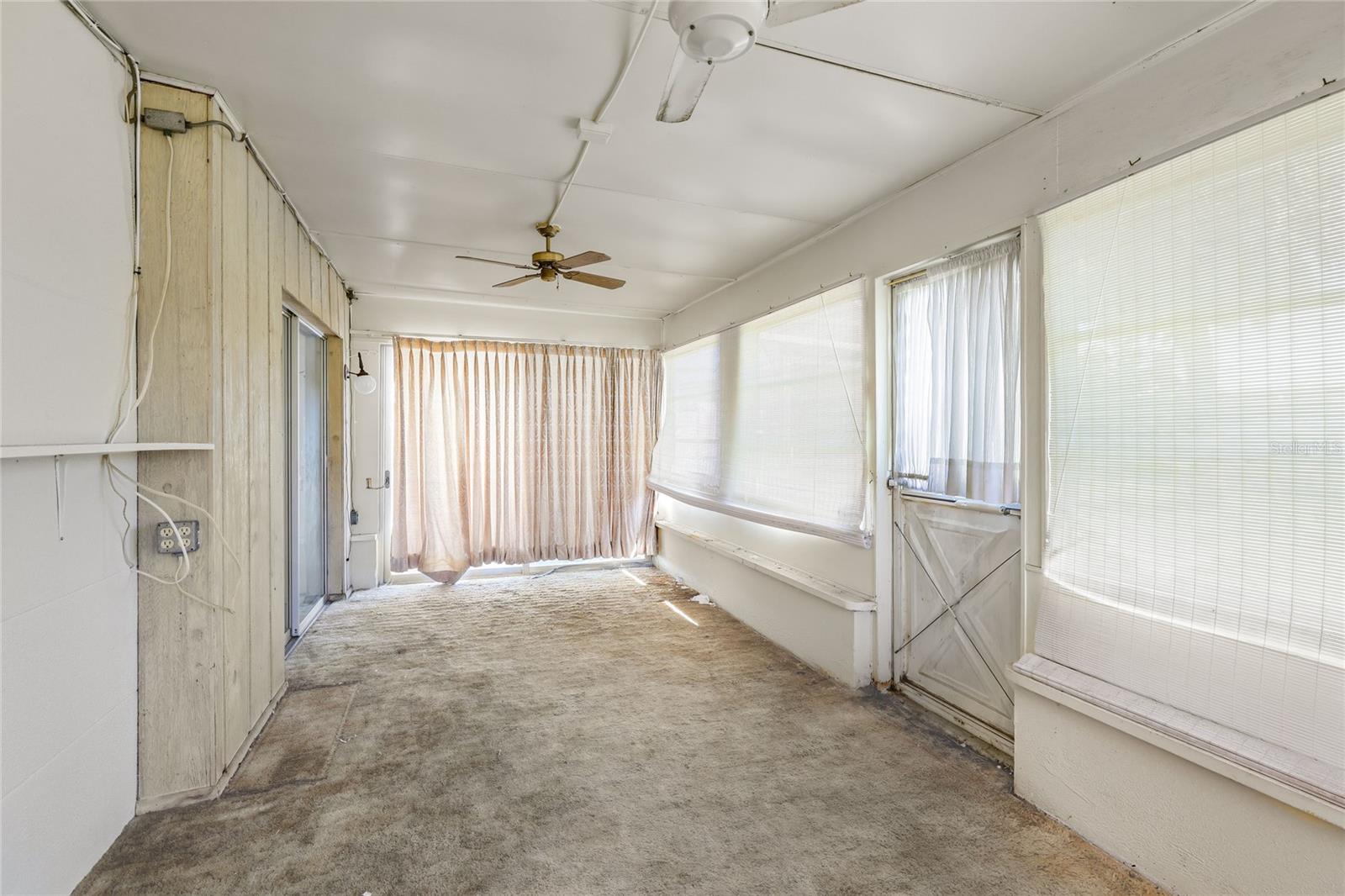 612 CENTER RD — photo 22