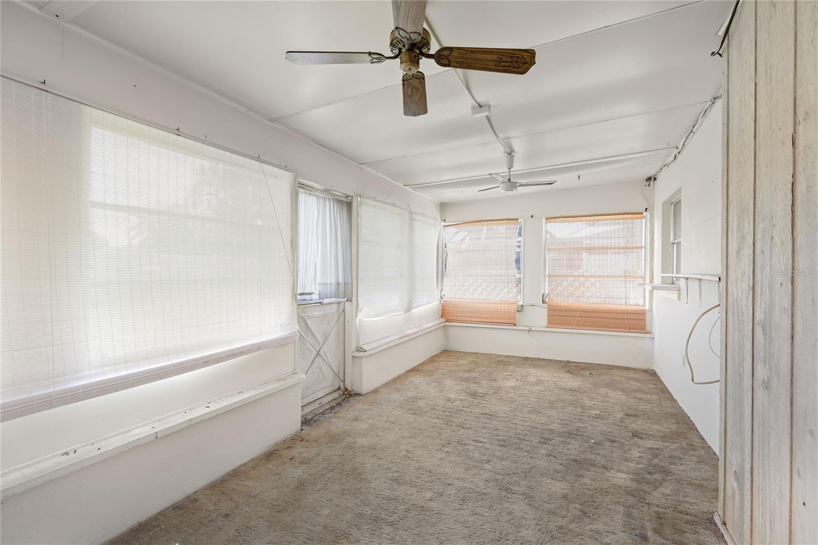 612 CENTER RD — photo 19