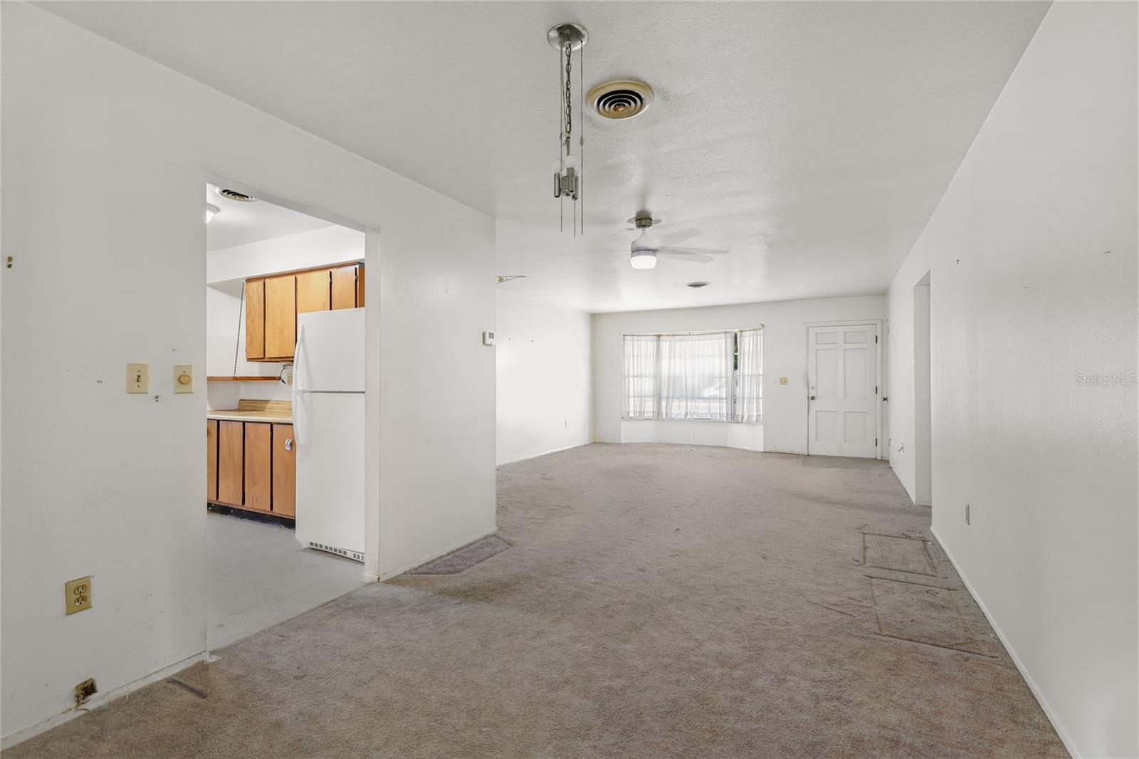 612 CENTER RD — photo 9