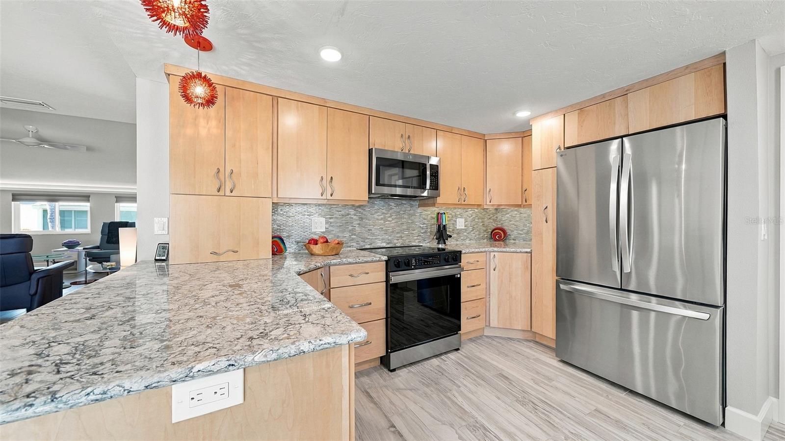 120 WHISPERING SANDS DR #V20 — photo 18