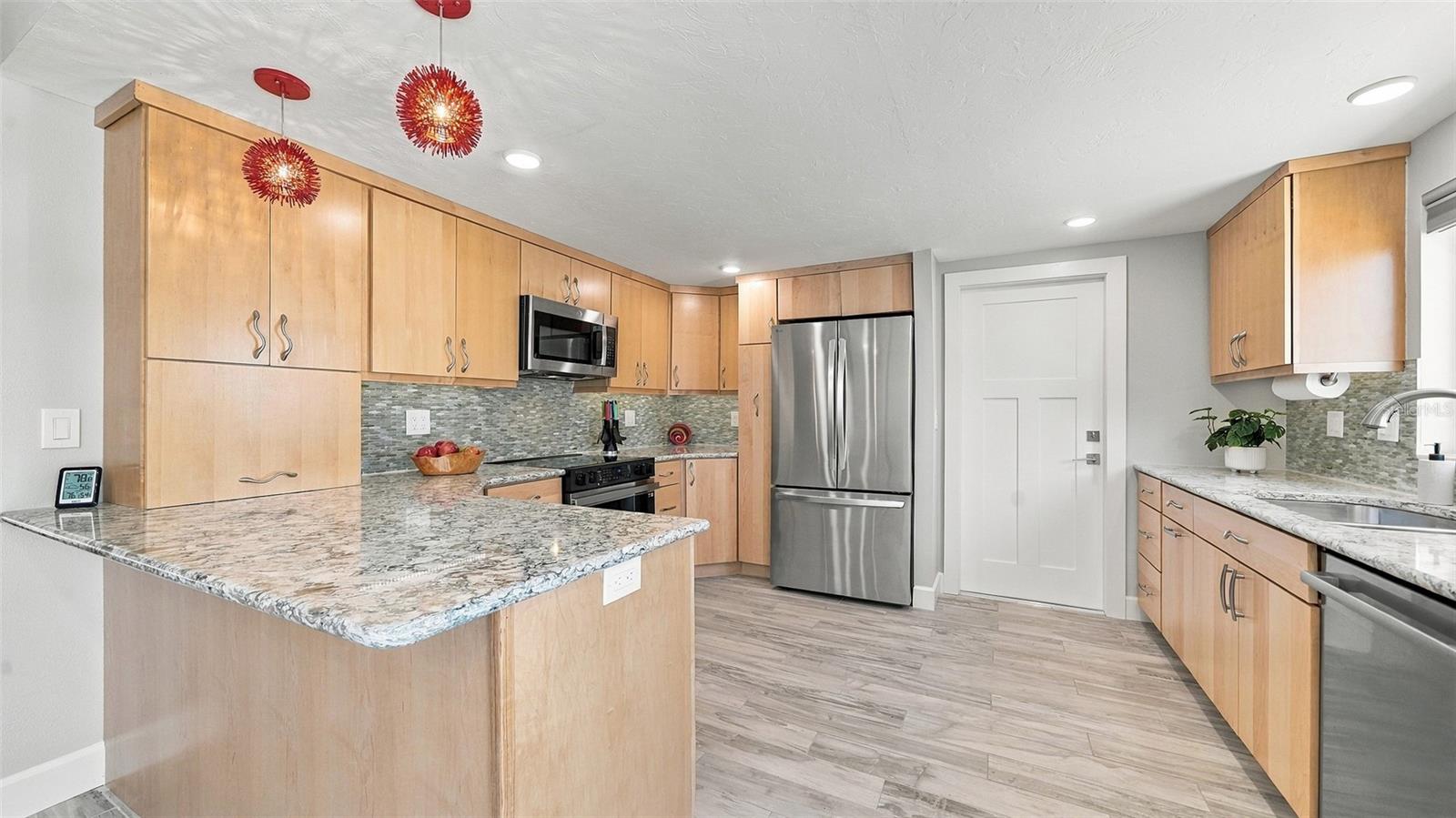 120 WHISPERING SANDS DR #V20 — photo 16