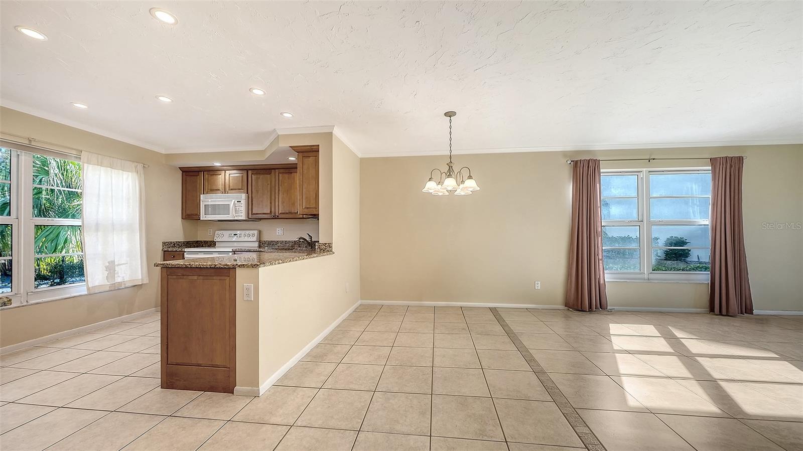 4380 EXETER DR #101 — photo 9
