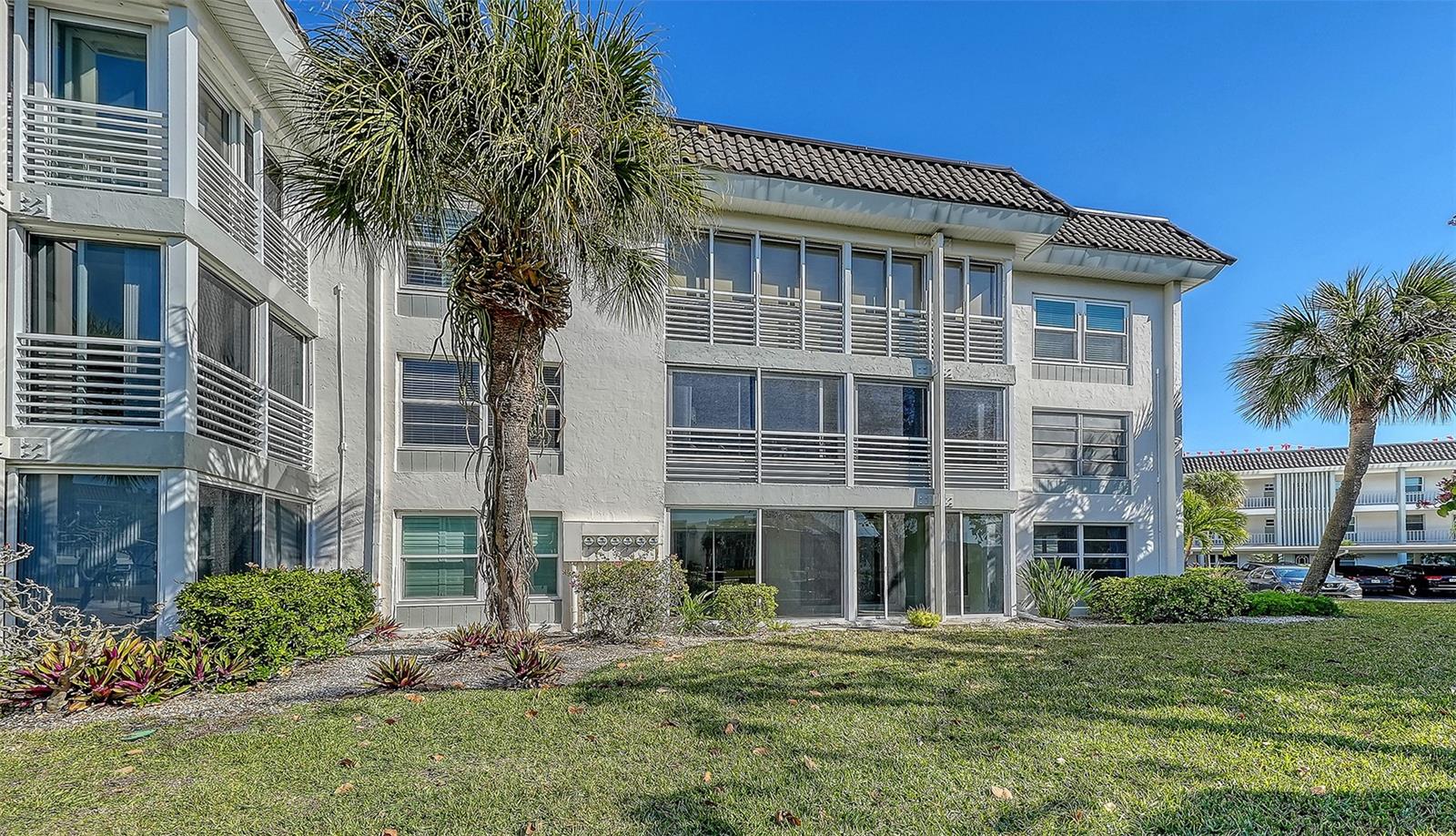 4380 EXETER DR #101 — photo 40