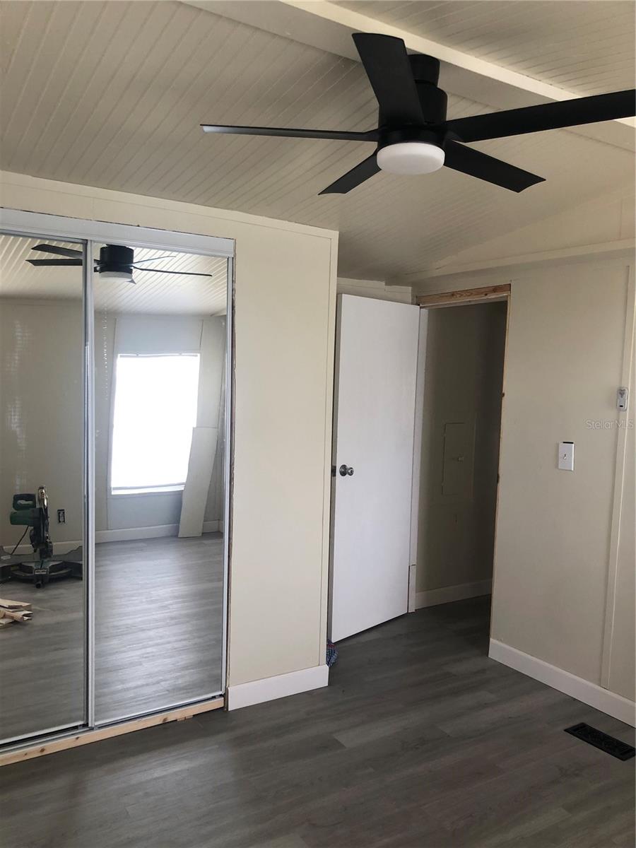 5304 CROTON ST — photo 32