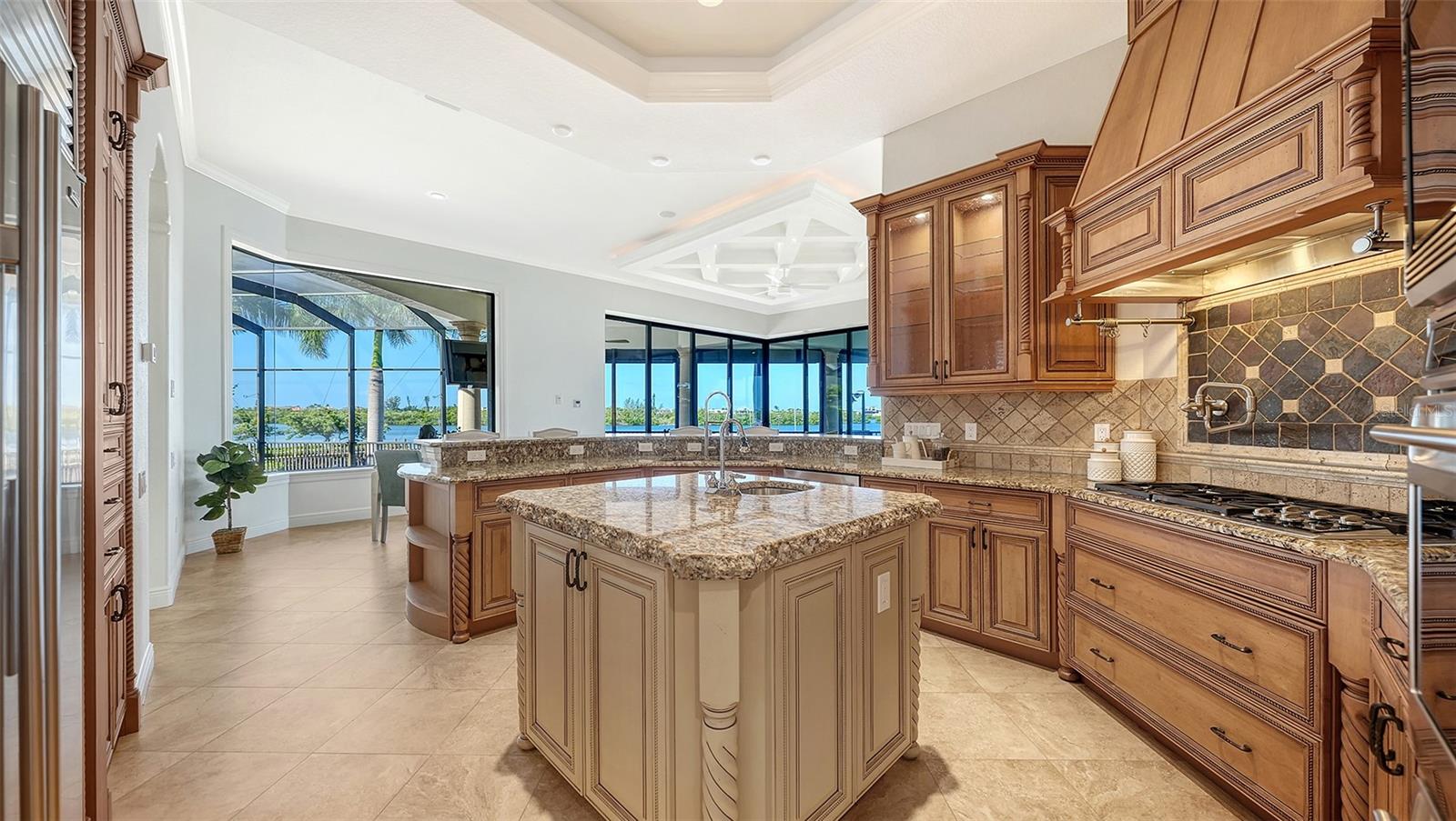 275 LOOKOUT POINT DR — photo 39