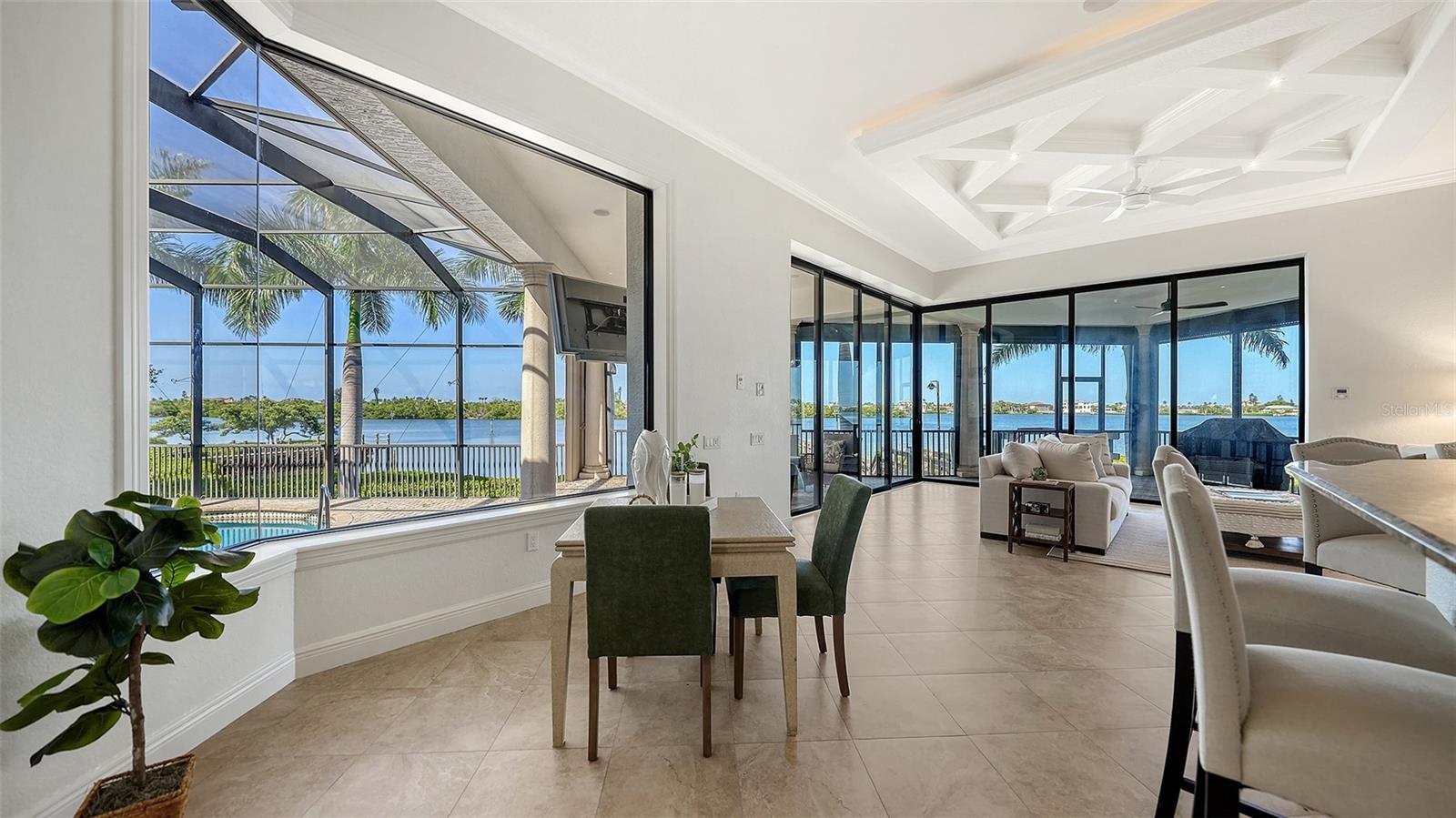275 LOOKOUT POINT DR — photo 27