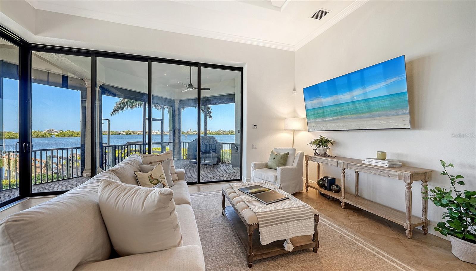 275 LOOKOUT POINT DR — photo 30