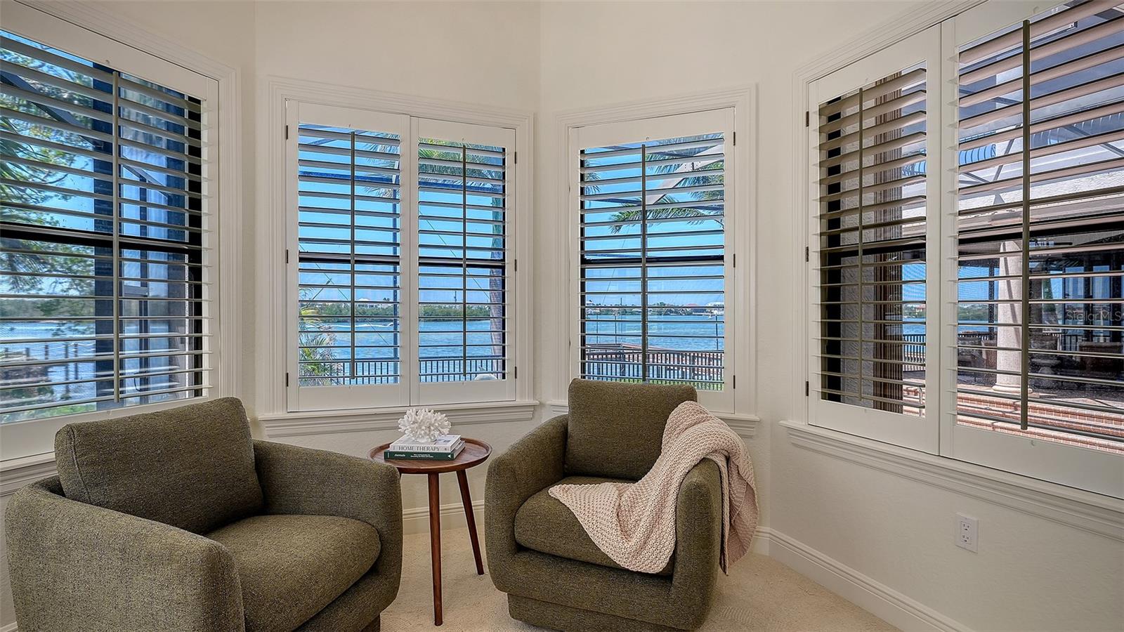 275 LOOKOUT POINT DR — photo 47