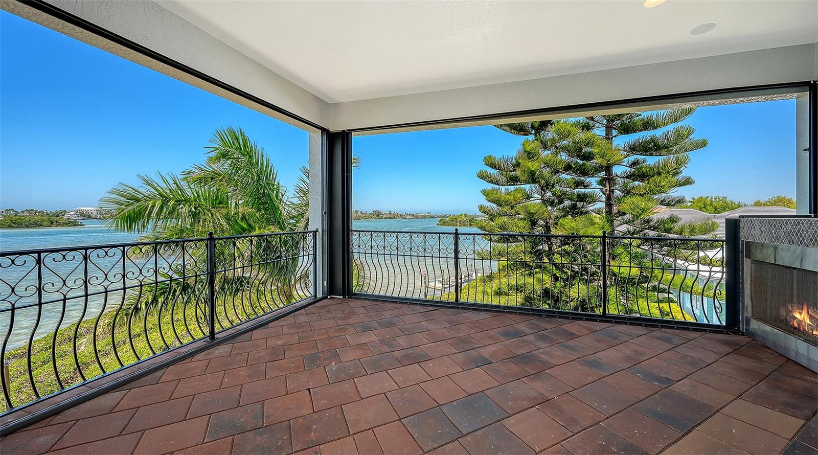275 LOOKOUT POINT DR — photo 68
