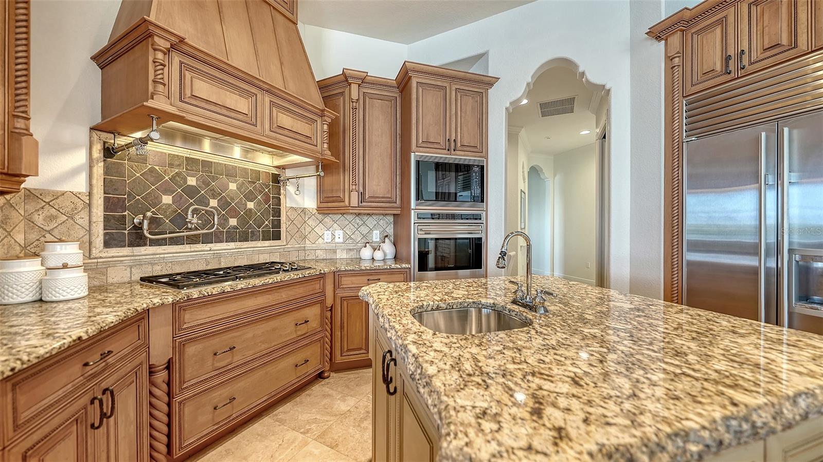 275 LOOKOUT POINT DR — photo 37