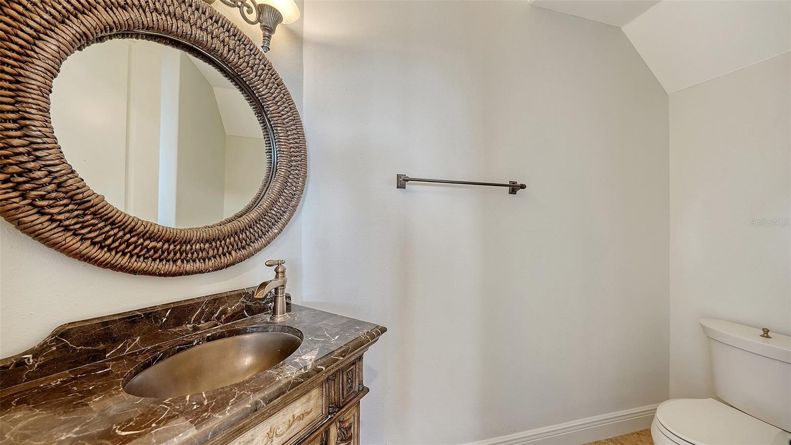 275 LOOKOUT POINT DR — photo 58