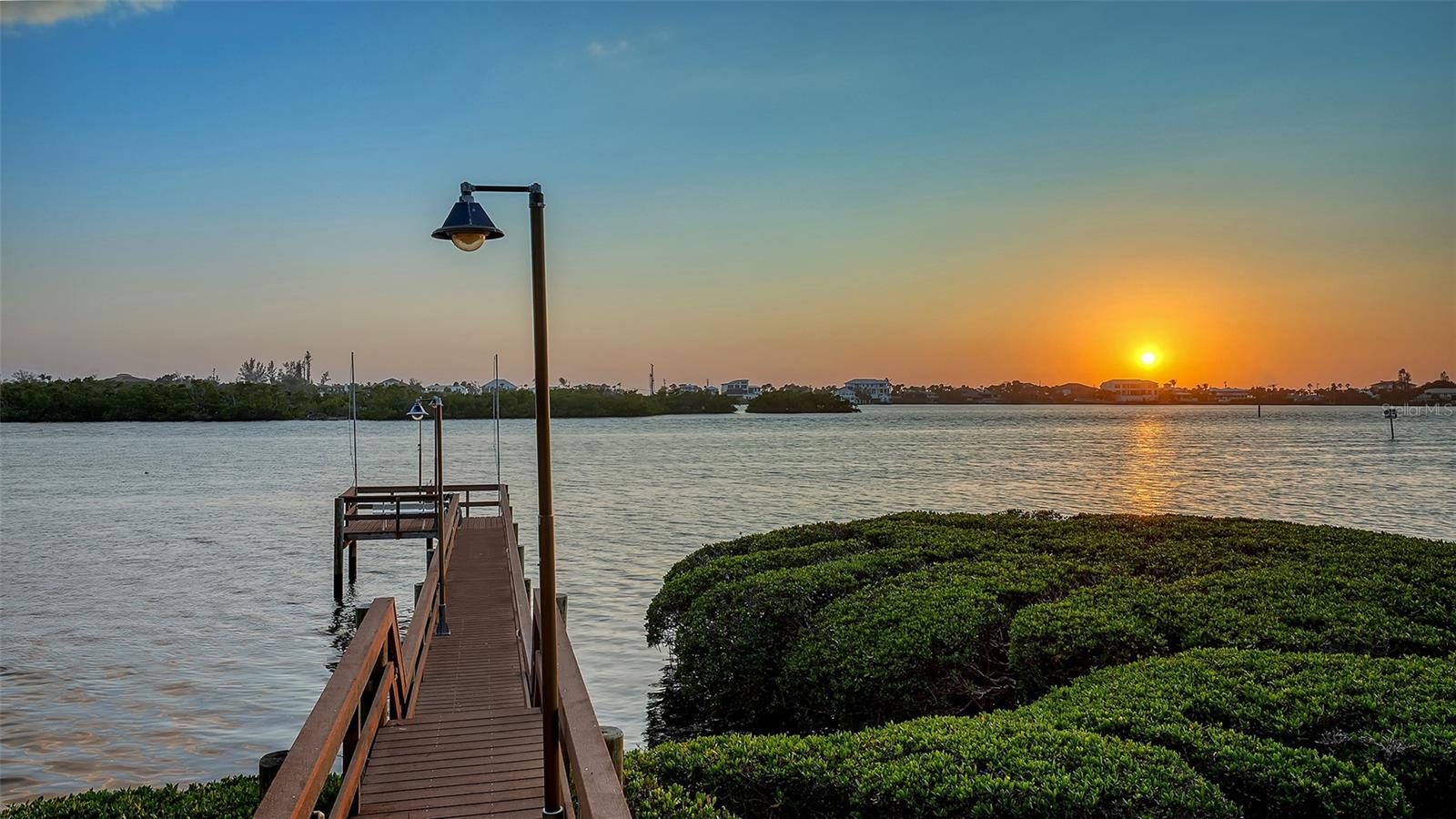 275 LOOKOUT POINT DR — photo 88
