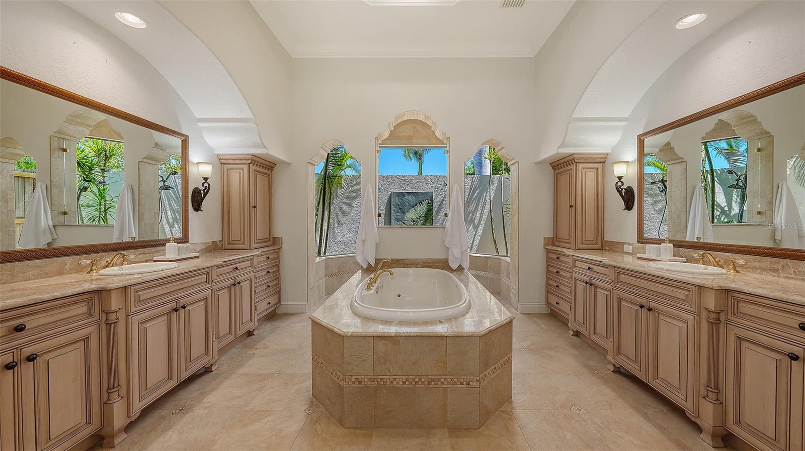275 LOOKOUT POINT DR — photo 49
